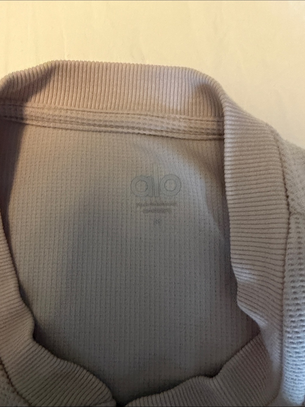ALO Yoga Men’s Long Sleeve Henley in Beige - Picture 2 of 3
